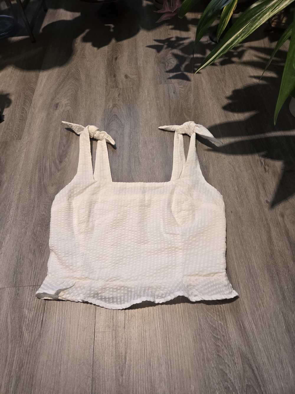 Astr White Textured Tie-Shoulder Cropped Cami